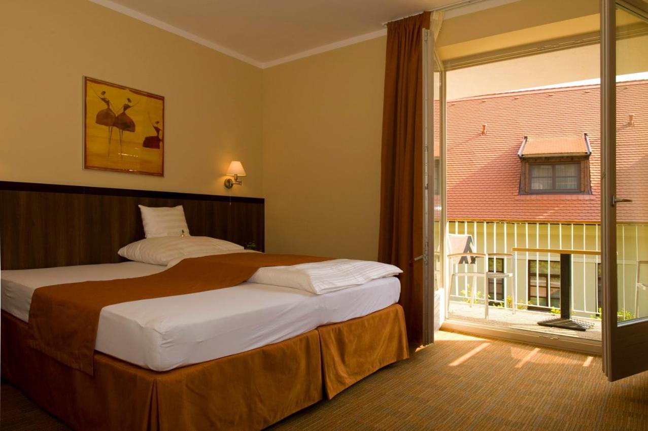 Jankovich Hotel Rácalmás Exteriér fotografie